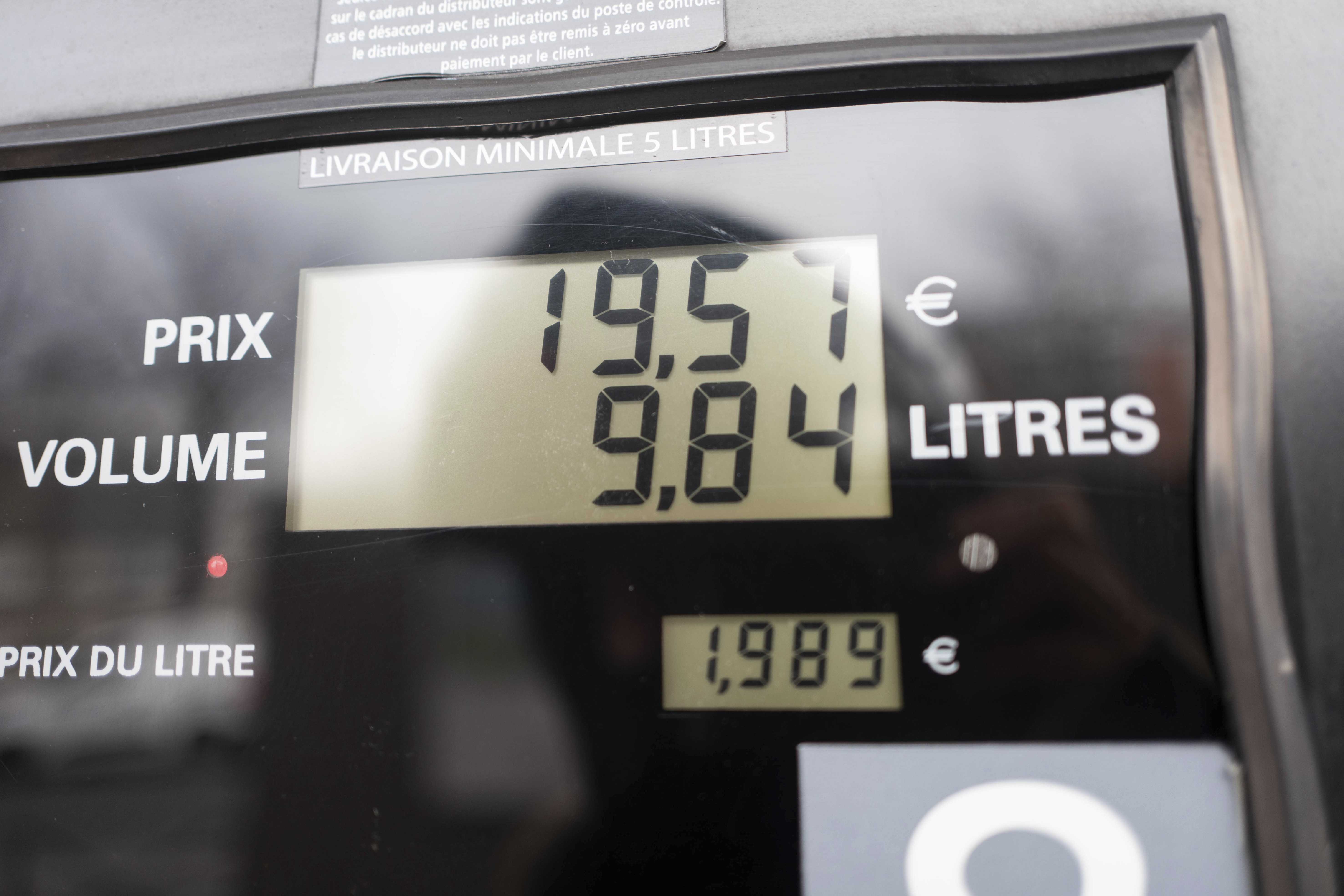 Un litre d’essence, combien ça coûte ?