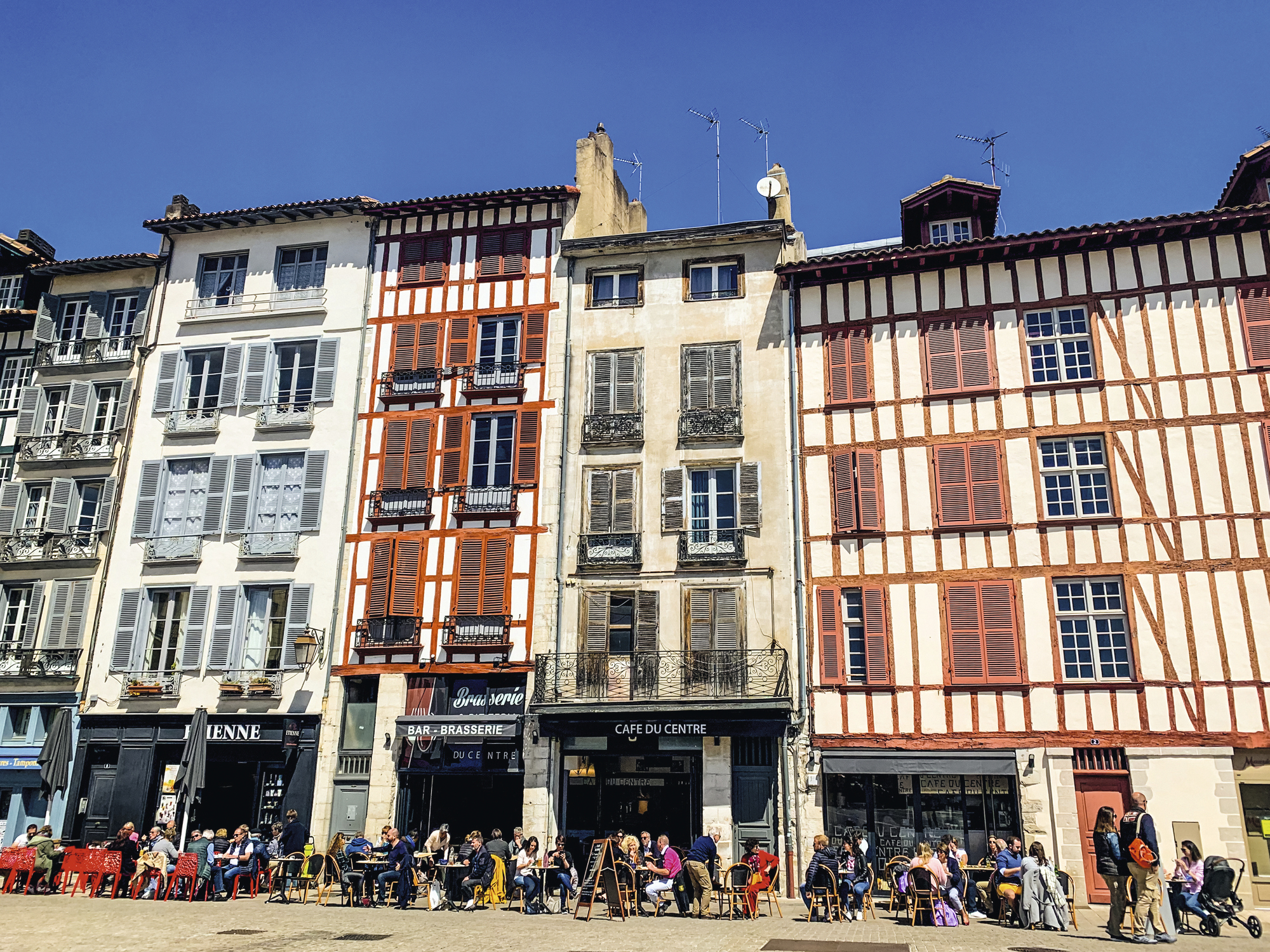 Mal-logement et offre limitée, le Pays Basque symbole du logement français