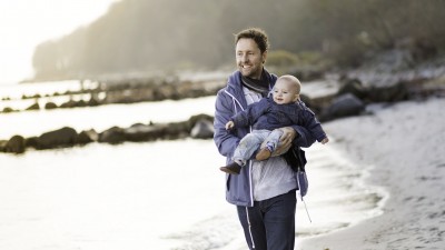 Congés paternités : quand l’entreprise cajole plus les papas que la loi