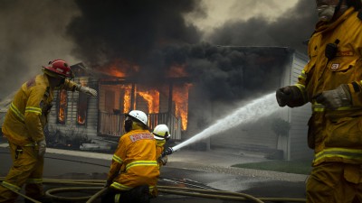Contre les incendies en Australie, le brûlant financement des pompiers volontaires