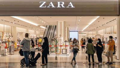 Comment Zara mute pour continuer de régner