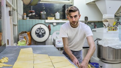 Comment la boulangerie artisanale innove pour survivre face à la concurrence des industriels