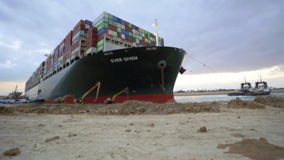 Porte-conteneurs et canaux : la mondialisation, toujours plus maritime