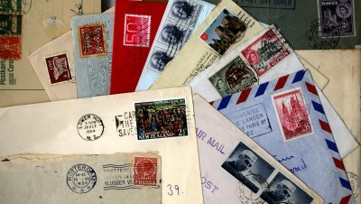 Fin du timbre rouge à La Poste : Combien ça coûte d'envoyer un courrier ?