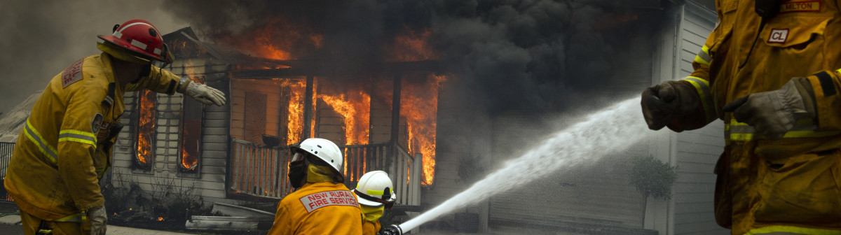 Contre les incendies en Australie, le brûlant financement des pompiers volontaires
