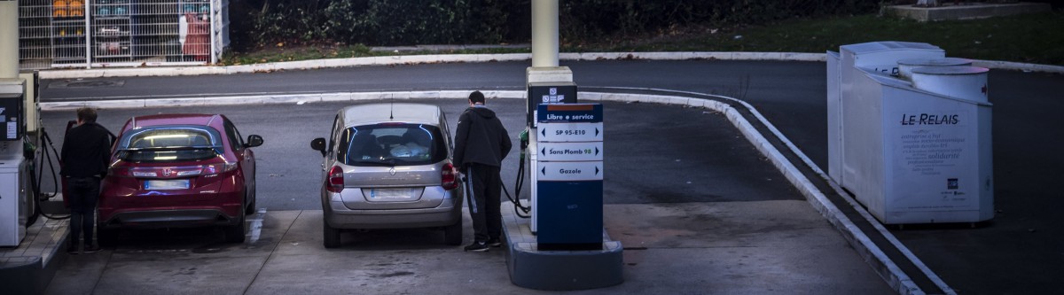 Climat : l'essence à deux euros le litre, une fatalité ?
