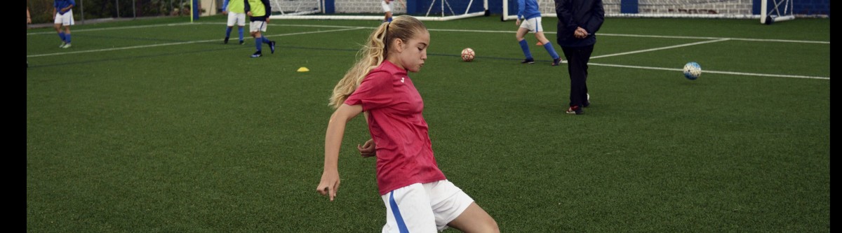 Pourquoi les filles pratiquent moins le foot que les garçons ?
